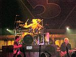 Click image for larger version

Name:	3dd-onstage71.jpg
Views:	360
Size:	25.4 KB
ID:	932541