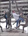 Click image for larger version

Name:	tourist2.jpg
Views:	264
Size:	15.0 KB
ID:	934594