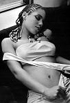 Click image for larger version

Name:	40074aliciakeys7-med.jpg
Views:	429
Size:	27.4 KB
ID:	937915